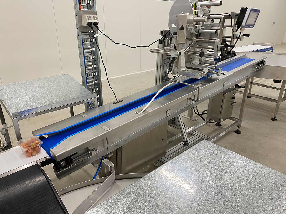 how custom conveyors improve efficiency